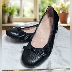 VIONIC Amorie Leather knotted vamp bow Ballet Flat Slip On Shoes Womens 6 EU 36
